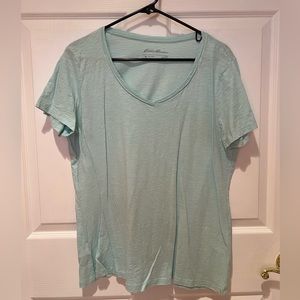 Eddie Bauer ladies short sleeve, v-neck blouse. Light green color. Size XL